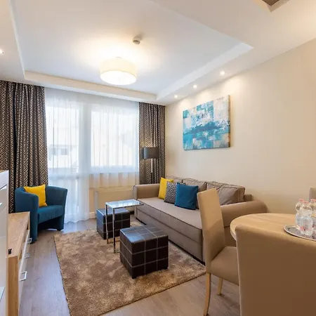 Отель Silver Crown & Residence, Palace Quarter