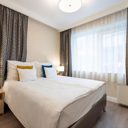Отель Silver Crown & Residence, Palace Quarter