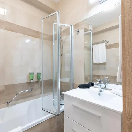 Silver Crown & Residence, Palace Quarter 3* 布达佩斯