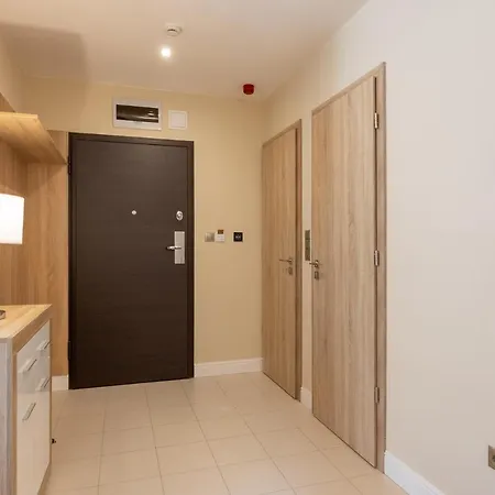 Silver Crown & Residence, Palace Quarter 酒店 3*