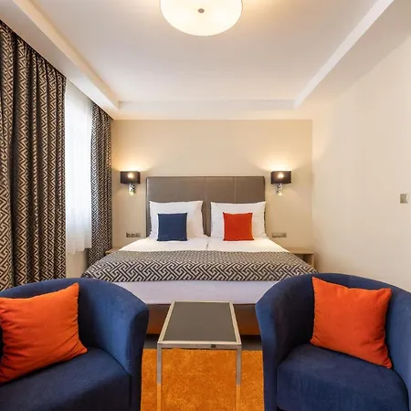 Silver Crown & Residence, Palace Quarter 3* 布达佩斯