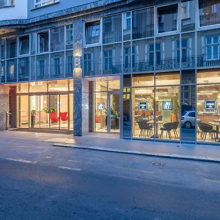 Silver Crown & Residence, Palace Quarter 酒店