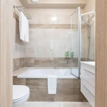 Silver Crown & Residence, Palace Quarter 3* 布达佩斯