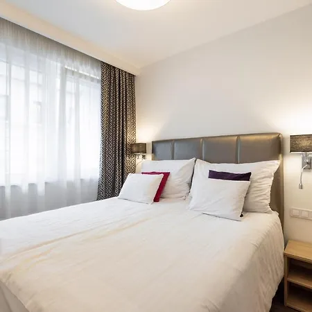 Silver Crown & Residence, Palace Quarter 酒店