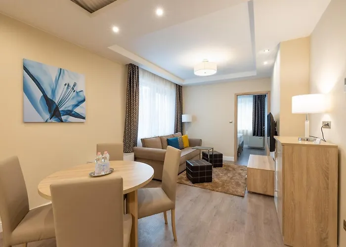 Hotel Silver Crown & Residence, Palace Quarter 4*