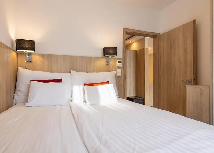 Silver Crown & Residence, Palace Quarter Hotel 4*