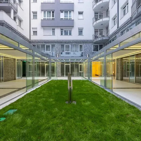 Hotel Silver Crown & Residence, Palace Quarter 3*