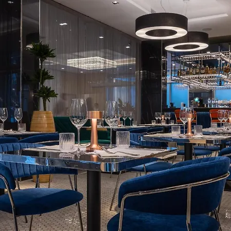 Silver Crown & Residence, Palace Quarter