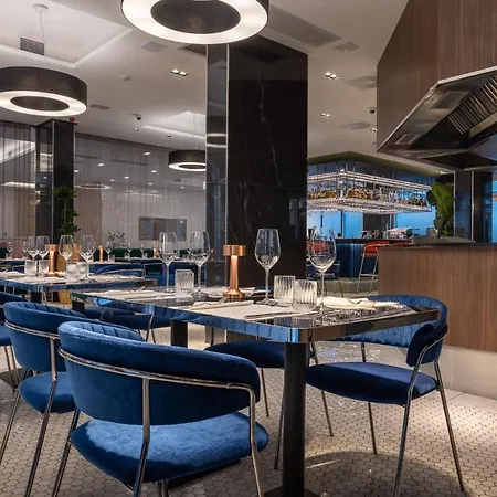 Silver Crown & Residence, Palace Quarter Boedapest