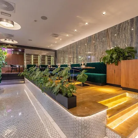 Silver Crown & Residence, Palace Quarter 4*