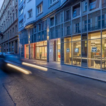 Silver Crown & Residence, Palace Quarter Hotel 4*