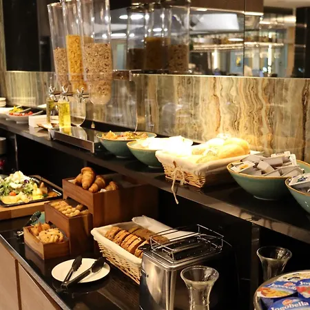 Hotel Silver Crown & Residence, Palace Quarter