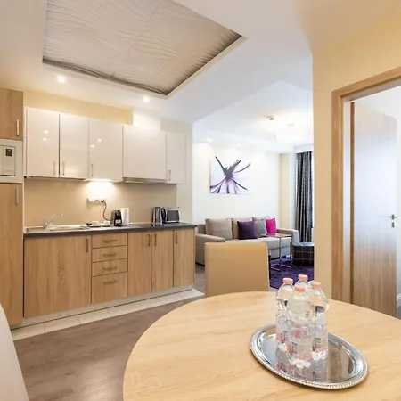 Silver Crown & Residence, Palace Quarter
