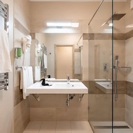 Silver Crown & Residence, Palace Quarter 3* Boedapest