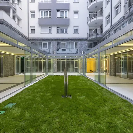 Silver Crown & Residence, Palace Quarter Otel 4*