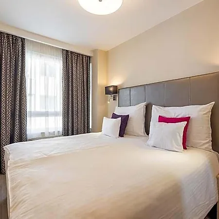 Silver Crown & Residence, Palace Quarter Hotell