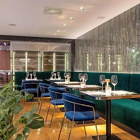 Silver Crown & Residence, Palace Quarter 4*