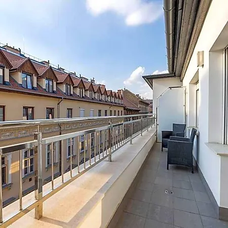 Silver Crown & Residence, Palace Quarter