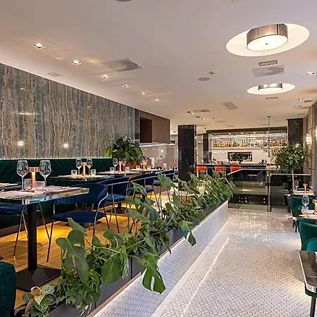 Silver Crown & Residence, Palace Quarter Hotel 3*