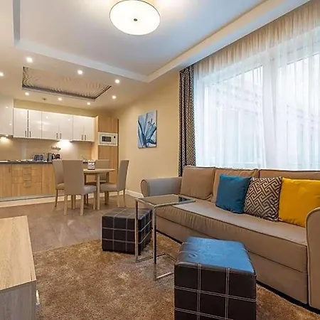 Silver Crown & Residence, Palace Quarter Hotel