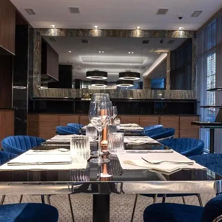 Hotel Silver Crown & Residence, Palace Quarter