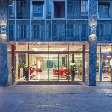 Silver Crown & Residence, Palace Quarter