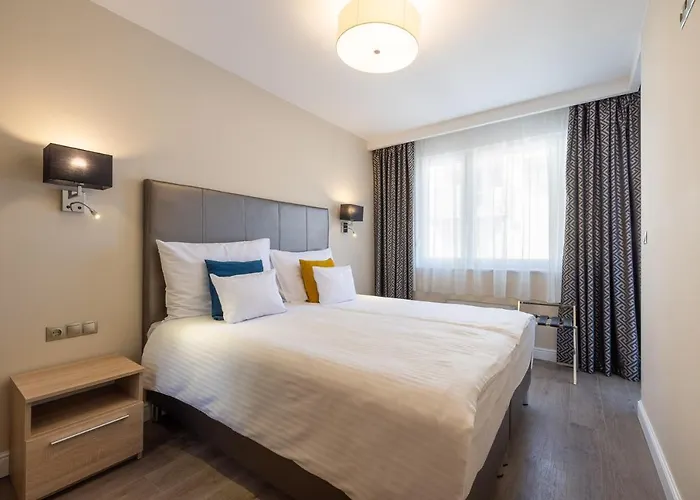 Silver Crown & Residence, Palace Quarter