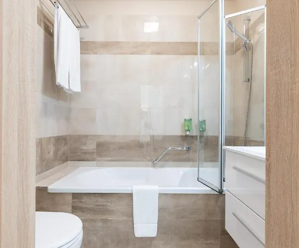 Silver Crown & Residence, Palace Quarter 4* Budapeşte