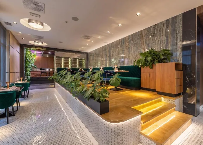 Silver Crown & Residence, Palace Quarter 4*
