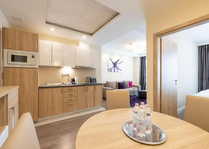 Silver Crown & Residence, Palace Quarter