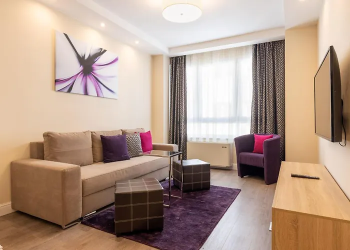 Silver Crown & Residence, Palace Quarter Otel 4*
