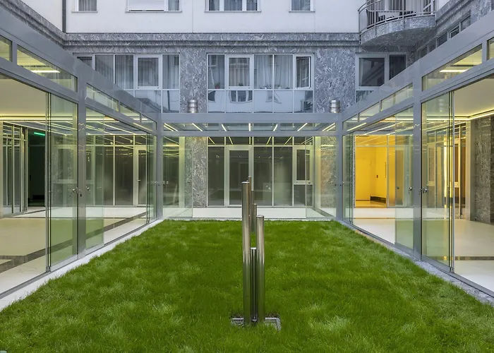 Silver Crown & Residence, Palace Quarter Otel 4*