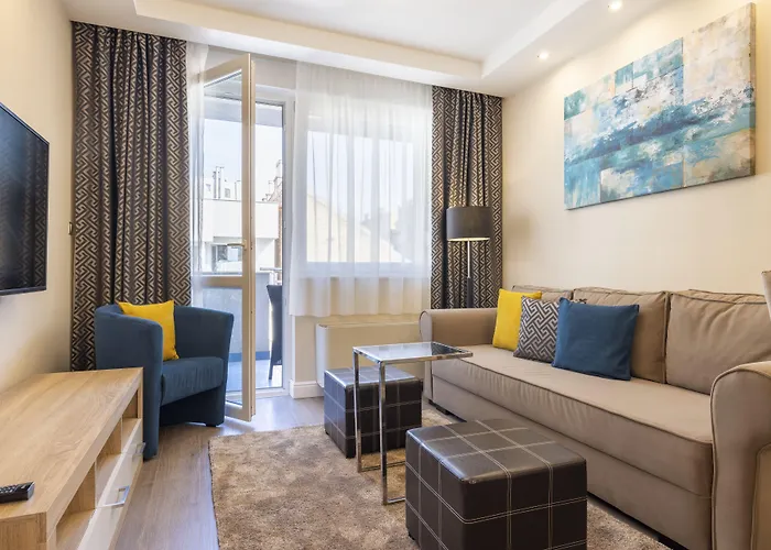 Otel Silver Crown & Residence, Palace Quarter 4*