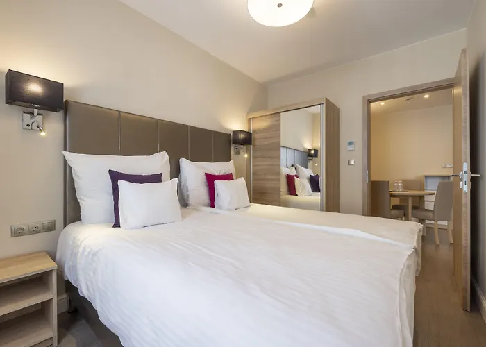 Silver Crown & Residence, Palace Quarter 4*