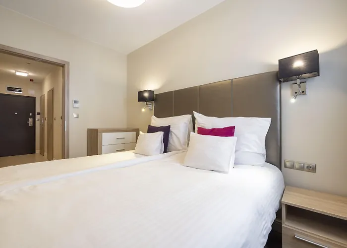 Silver Crown & Residence, Palace Quarter Otel