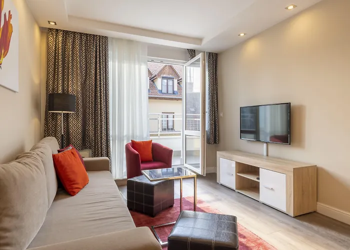 Silver Crown & Residence, Palace Quarter Otel Budapeşte