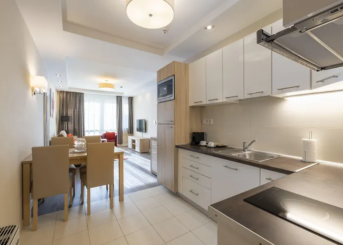 Silver Crown & Residence, Palace Quarter