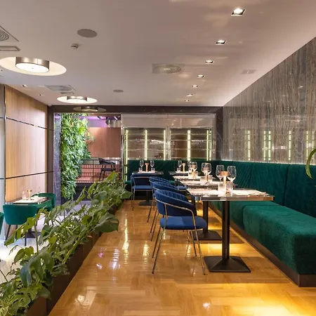 Silver Crown & Residence, Palace Quarter