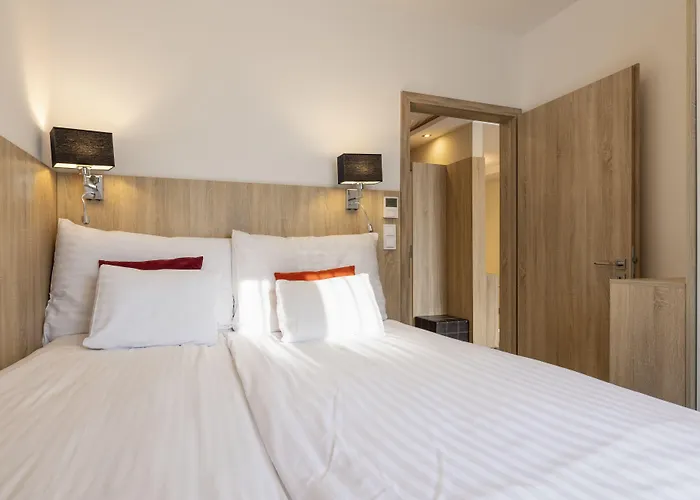מלון Silver Crown & Residence, Palace Quarter 4*
