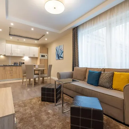 Silver Crown & Residence, Palace Quarter